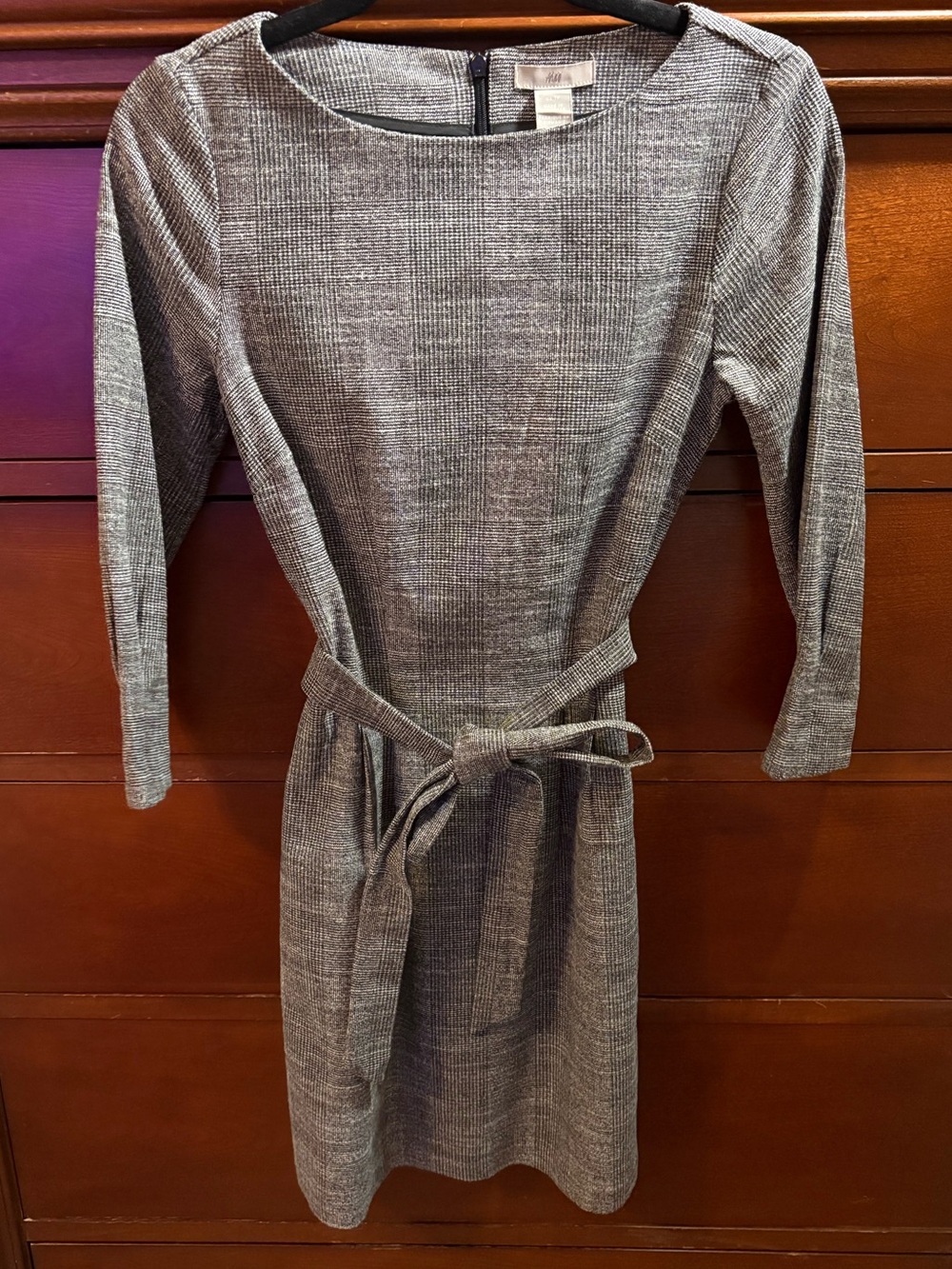 H&M dark grey Pencil Skirt dress with 3/4 sleeves and belt. NWOT SZ XS